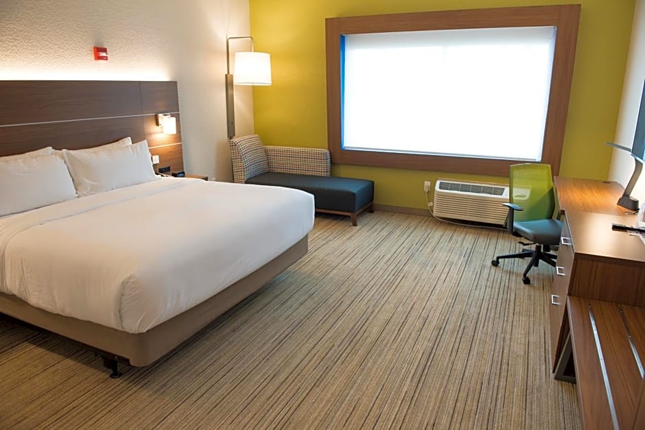 Holiday Inn Express & Suites Dayton North - Vandalia, an IHG Hotel