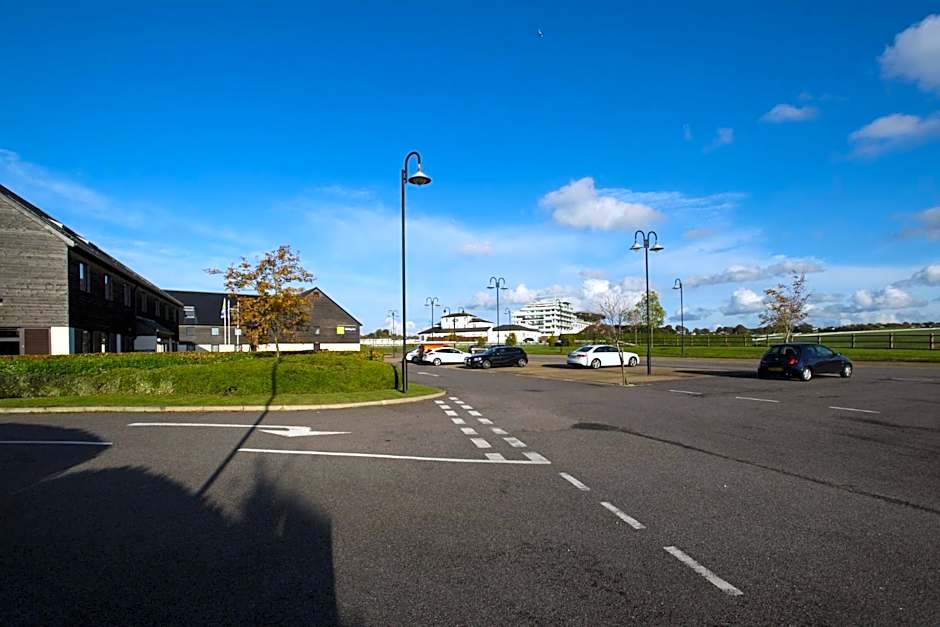 Holiday Inn Express London - Epsom Downs By IHG