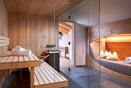 Suite with Sauna
