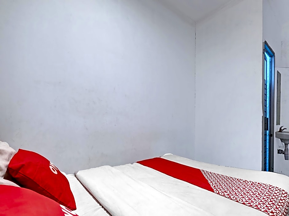 OYO Life 92877 Hotel Rainbow 7296