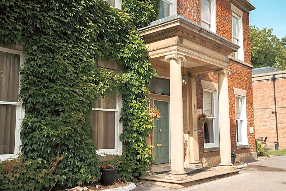 Farington Lodge Hotel