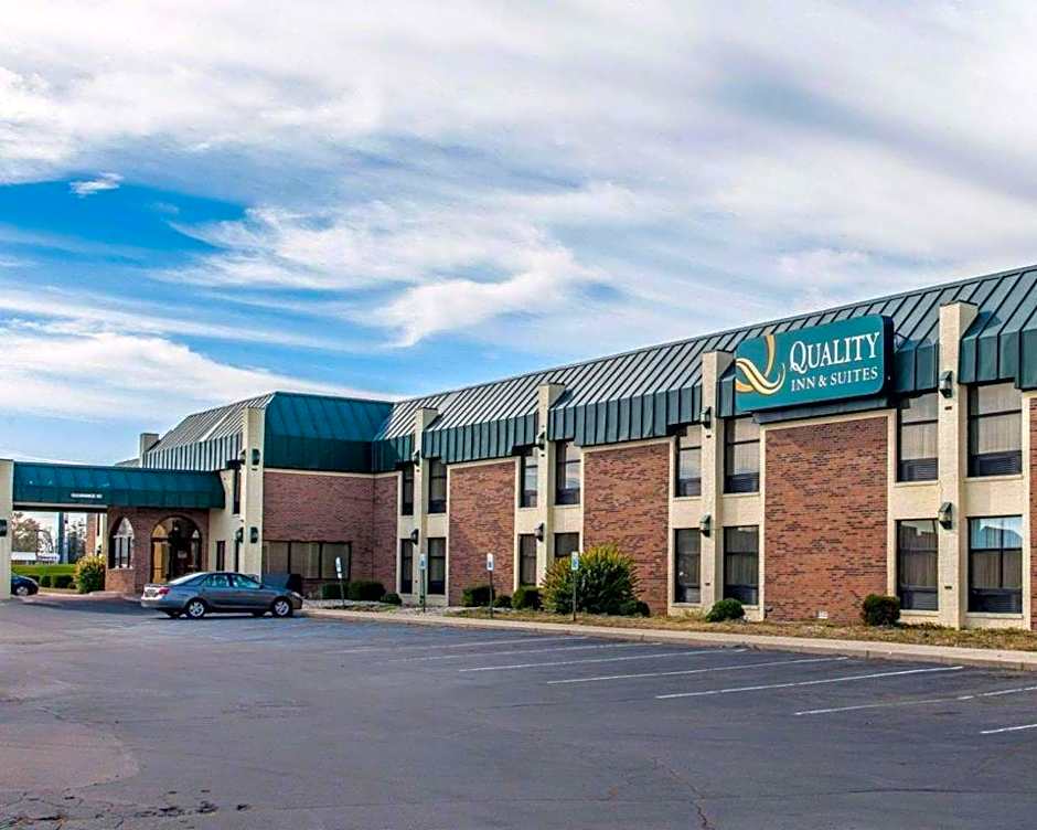 Quality Inn & Suites Shelbyville I-74