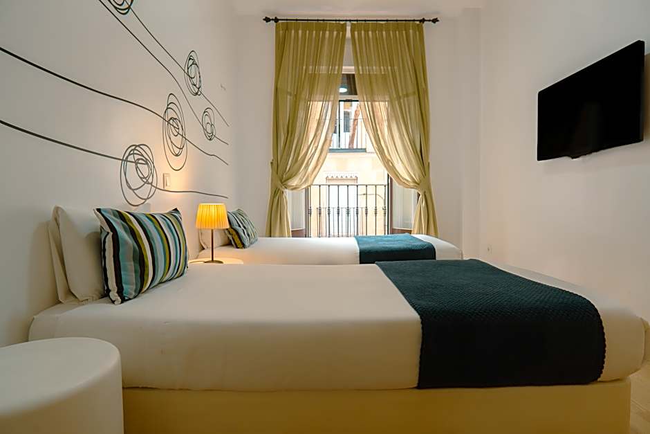 Photo 1 of 24 of 2 Bedrooms Outside room capacity 4