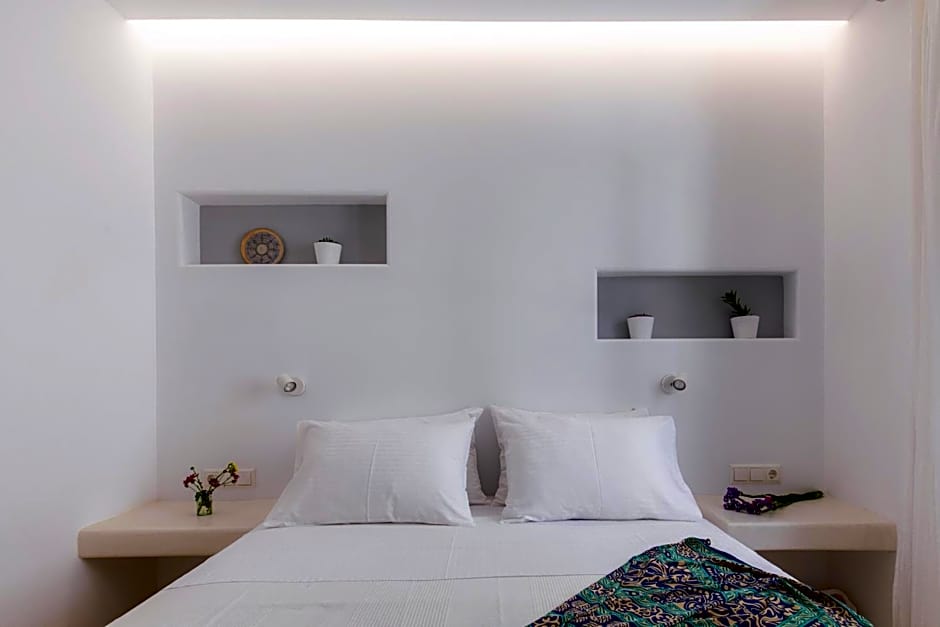 Arco Naxos Luxury Apartments