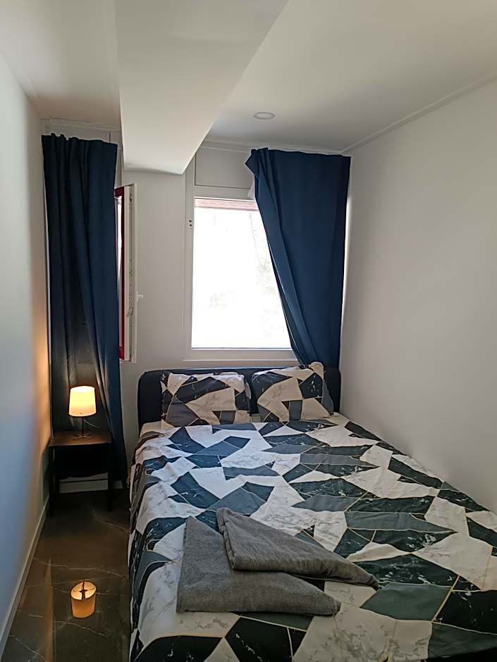 Plaza Caparica Hostel