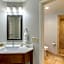 Best Western PLUS Cotton Tree Inn