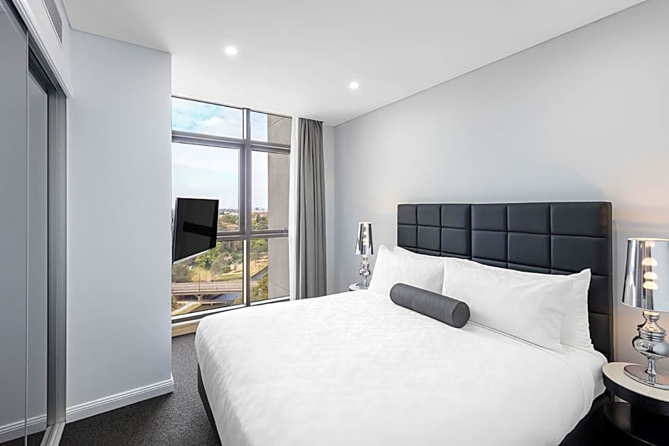 Meriton Suites Church Street, Parramatta