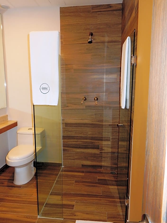 Foto 1 di 3 di Standard 1 Double Bed or 2 Beds