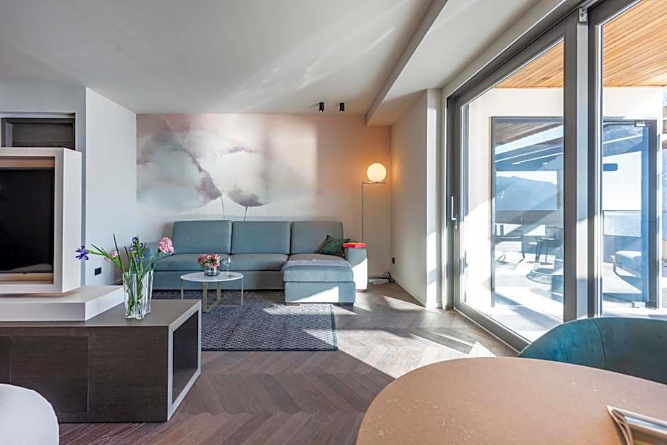 EALA My Lakeside Dream - Adults Friendly