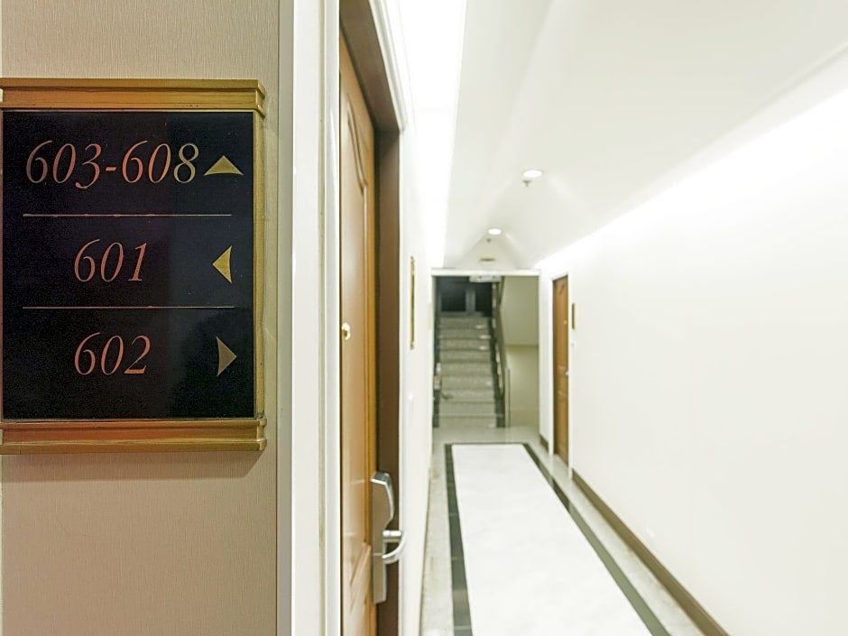 Majestic Suites Hotel