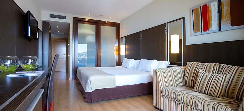 Photo 1 of 12 of 1 Double Bed or 2 Beds, Sea View