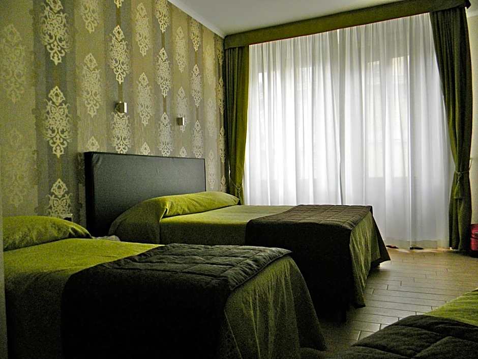 Photo 1 of 10 of Quadruple Room