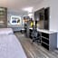Clarion Pointe