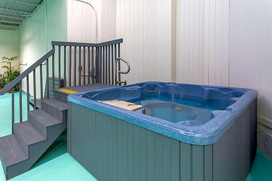 Travelodge by Wyndham Amherst