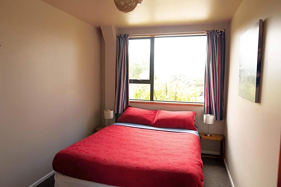 Dusky Lodge & Backpackers