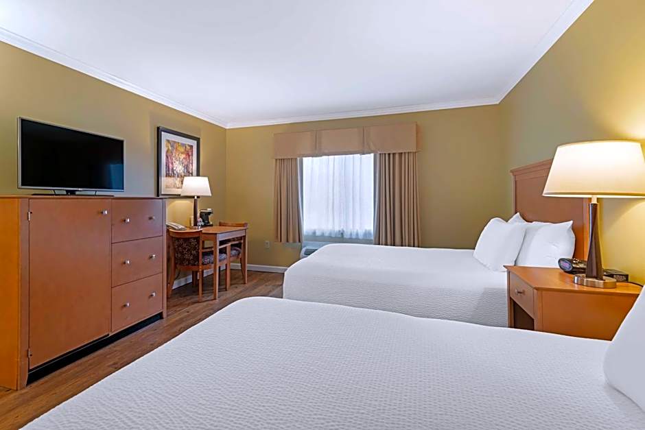 Best Western Plus Windjammer Inn & Conference Center