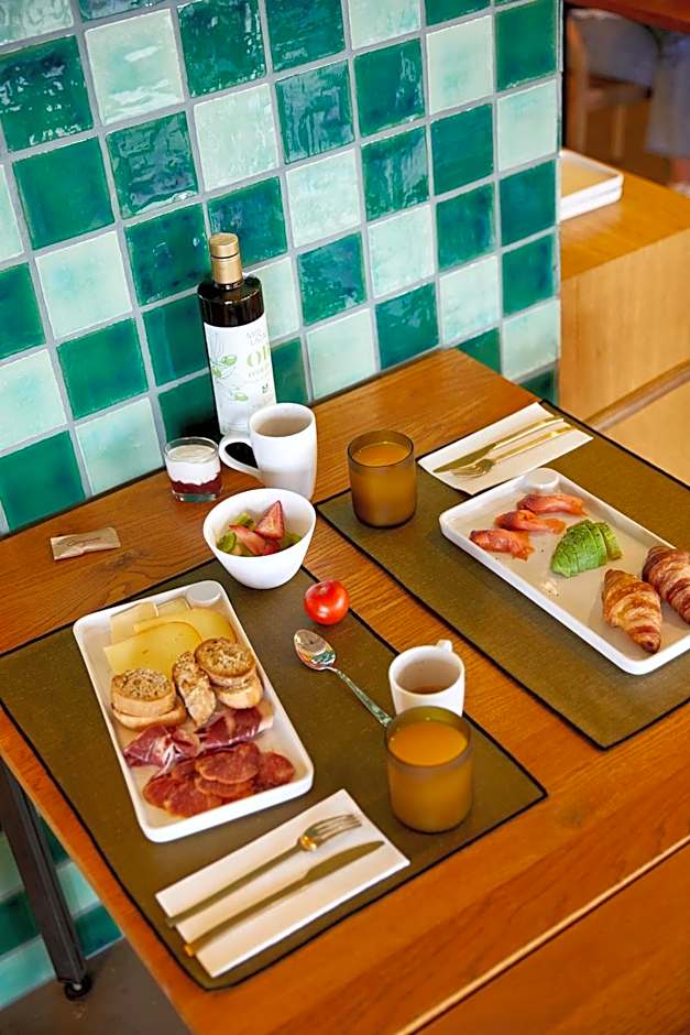 Hotel Restaurant Mas Lazuli by Fimedhotels