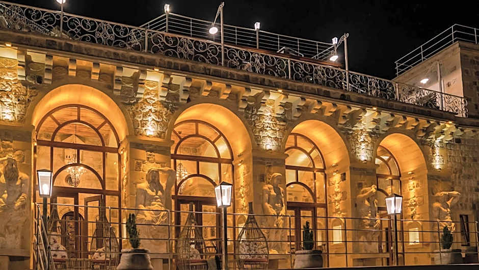 Elika Cave Suites & Spa