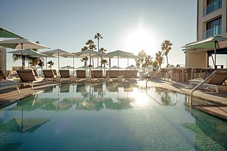 The 720 Queen Room with Pool View
