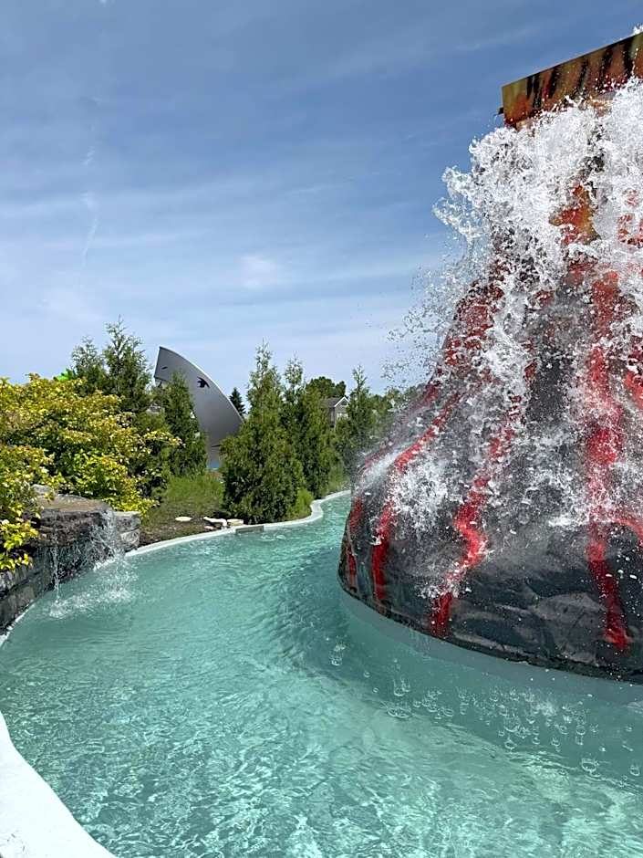 Condos Vacances MSA - incluant piscine et spas extérieurs chauffés à L'ANNÉE!!