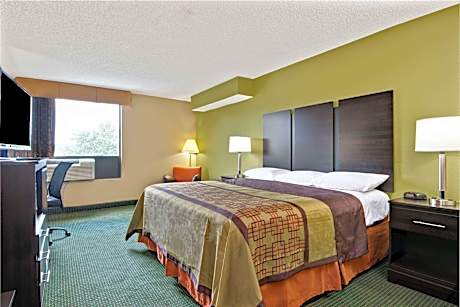 Queen Room - Non-Smoking