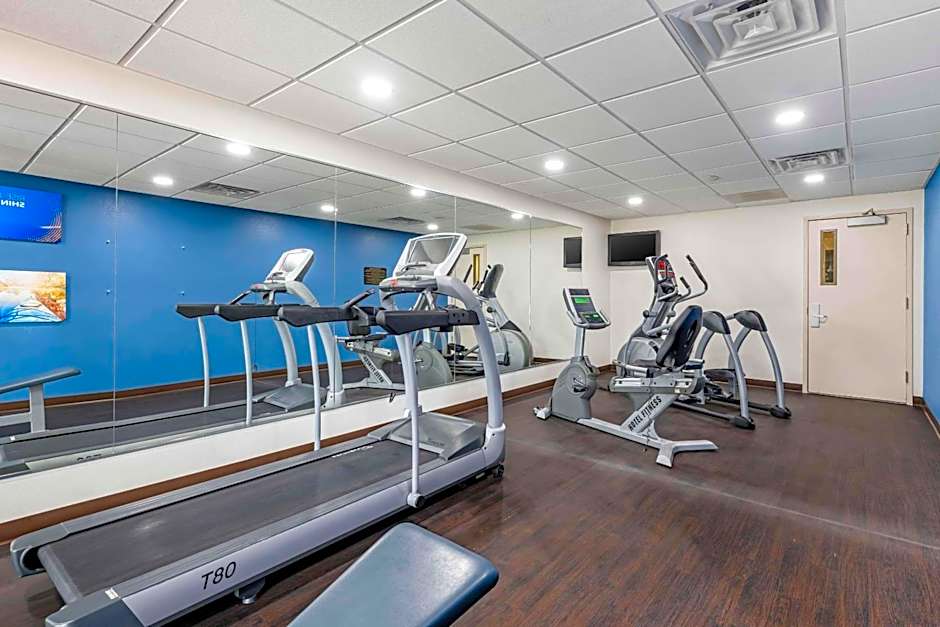 Comfort Suites East Lincoln - Mall Area