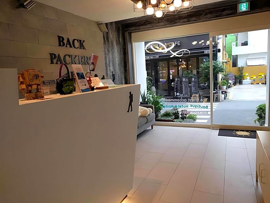Backpackers In Yeosu