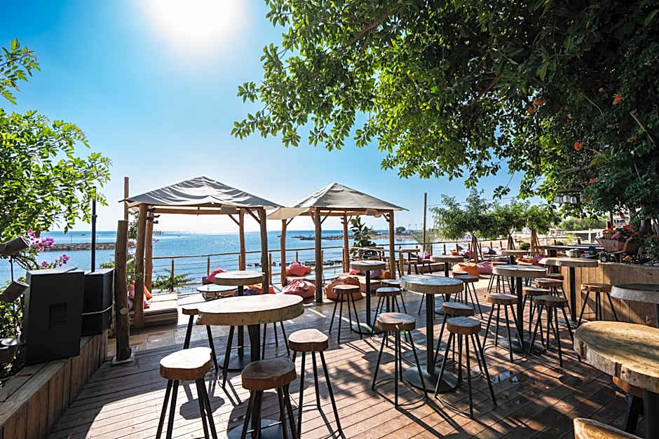 Golden Coast Beach Hotel