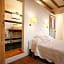 La Porte Rouge - The Red Door Inn