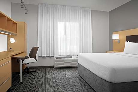 King studio - Mobility/Hearing Accessible with Tub