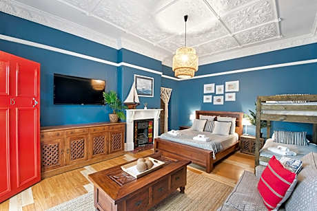 Manly Waves Studios & Apartments