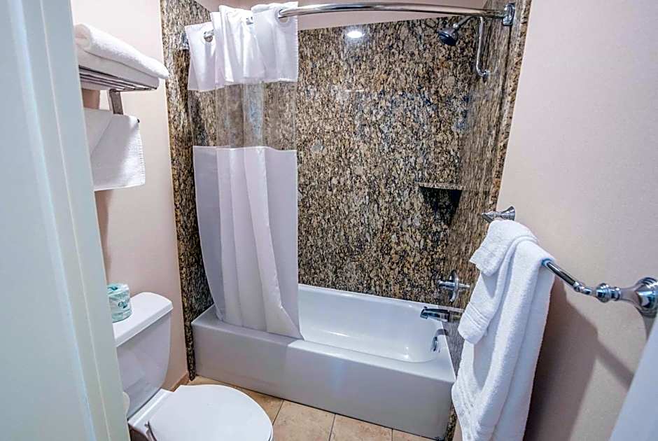 Travelodge by Wyndham Culver City