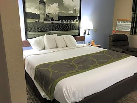 1 Queen Bed Non-Smoking