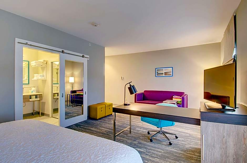 Hampton Inn & Suites Boston/Stoughton