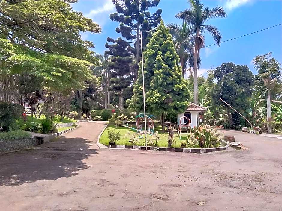 Villa Anyelir Yustik Mitra RedDoorz