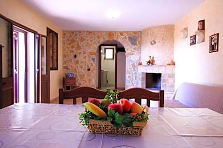 Foresta Forte casa in pietra vicino al Ciolo