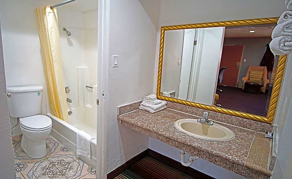 Los Angeles Inn & Suites LAX