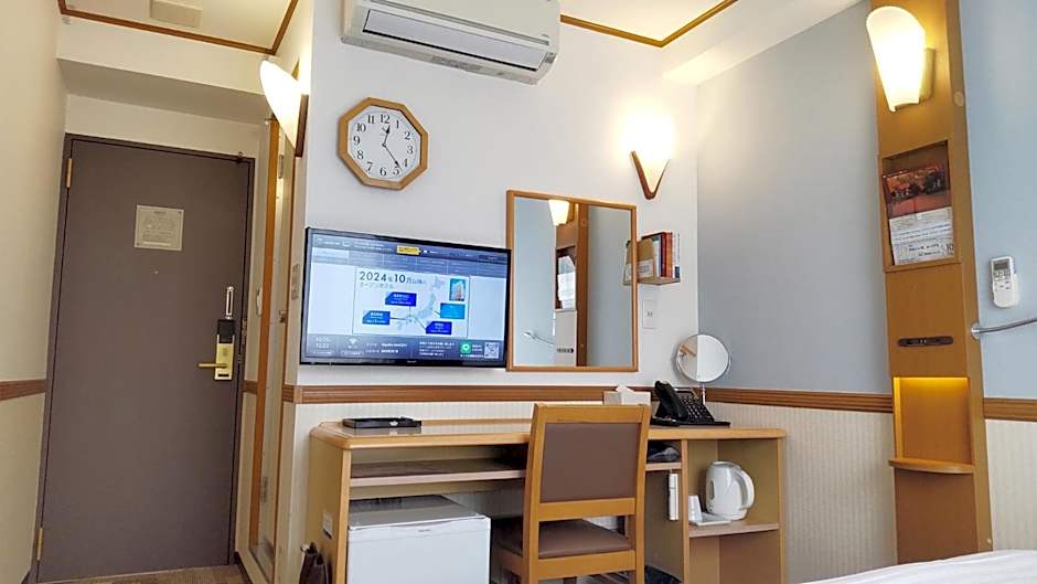Toyoko Inn Tsuruga Ekimae