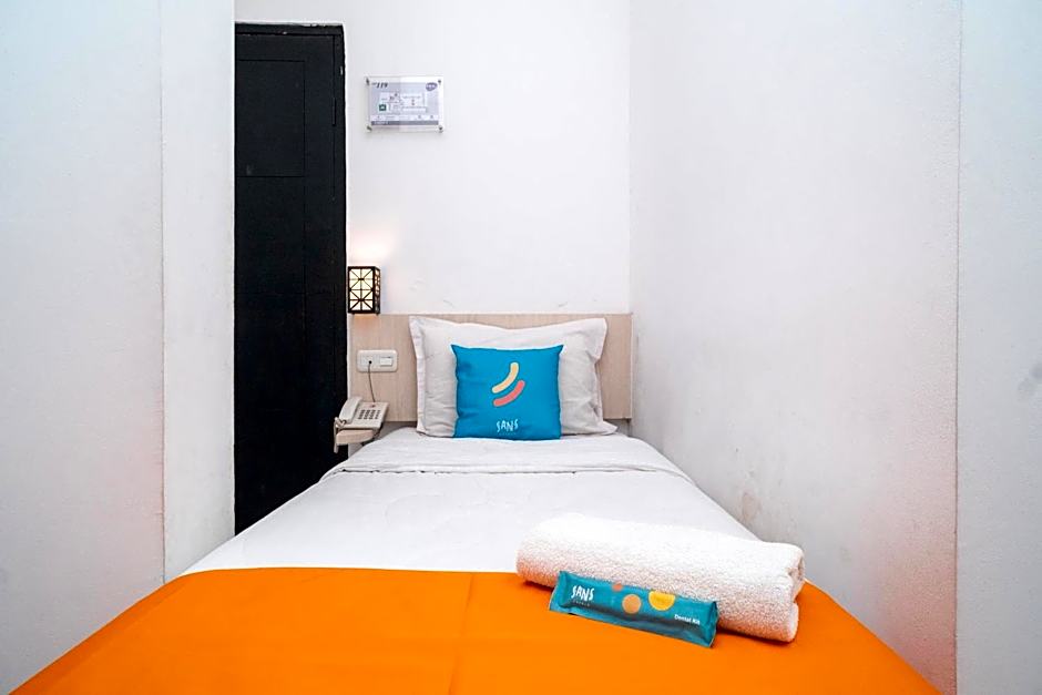 Sans Hotel FiFFa Premiere Malang