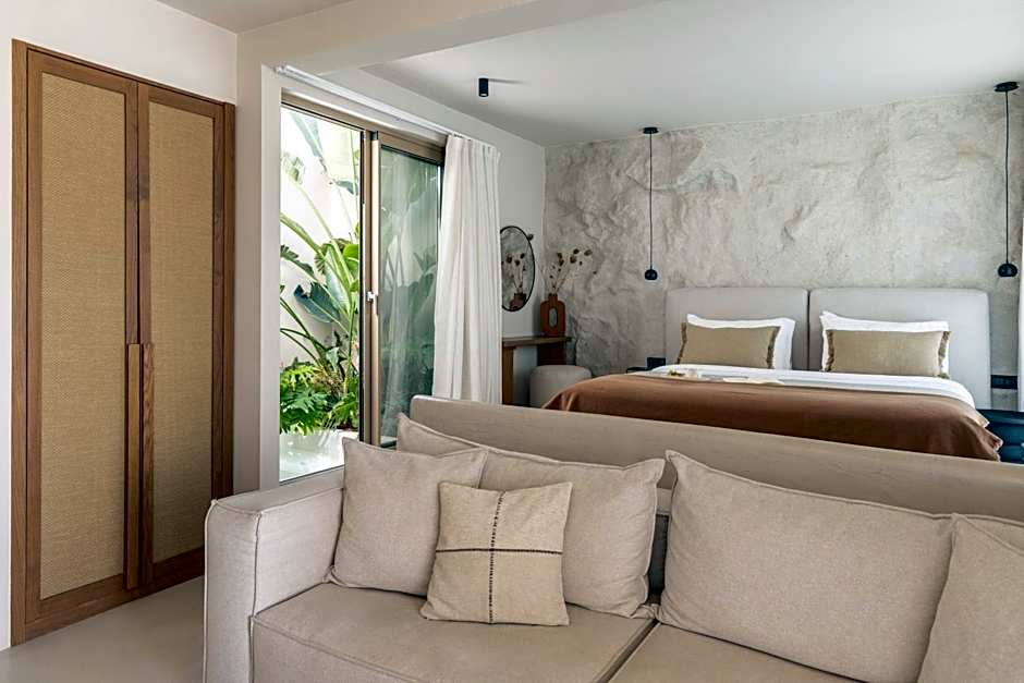 Solus Suites Milos