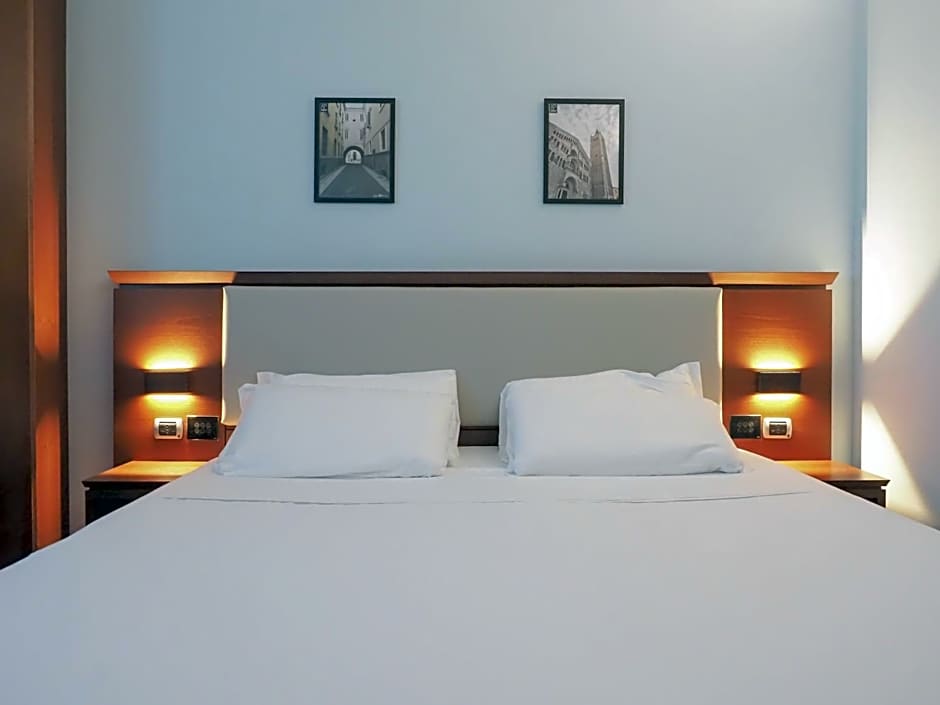 Dado Hotel International