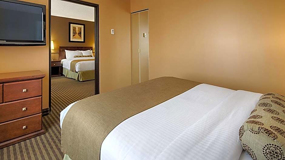 Seven Oaks Hotel Regina