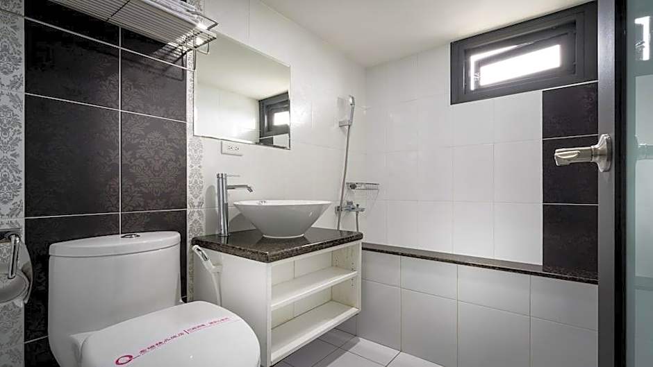 Zaw Jung Business Hotel