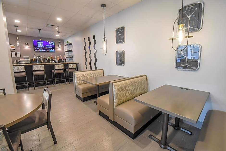 Euro-Suites Hotel
