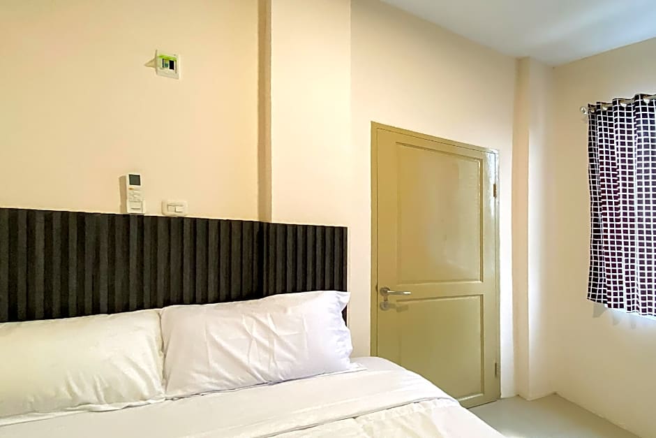 RedDoorz Syariah near RS Awal Bros Panam Pekanbaru