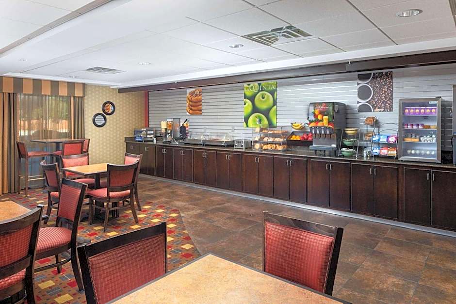 La Quinta Inn & Suites by Wyndham Warner Robins - Robins Afb
