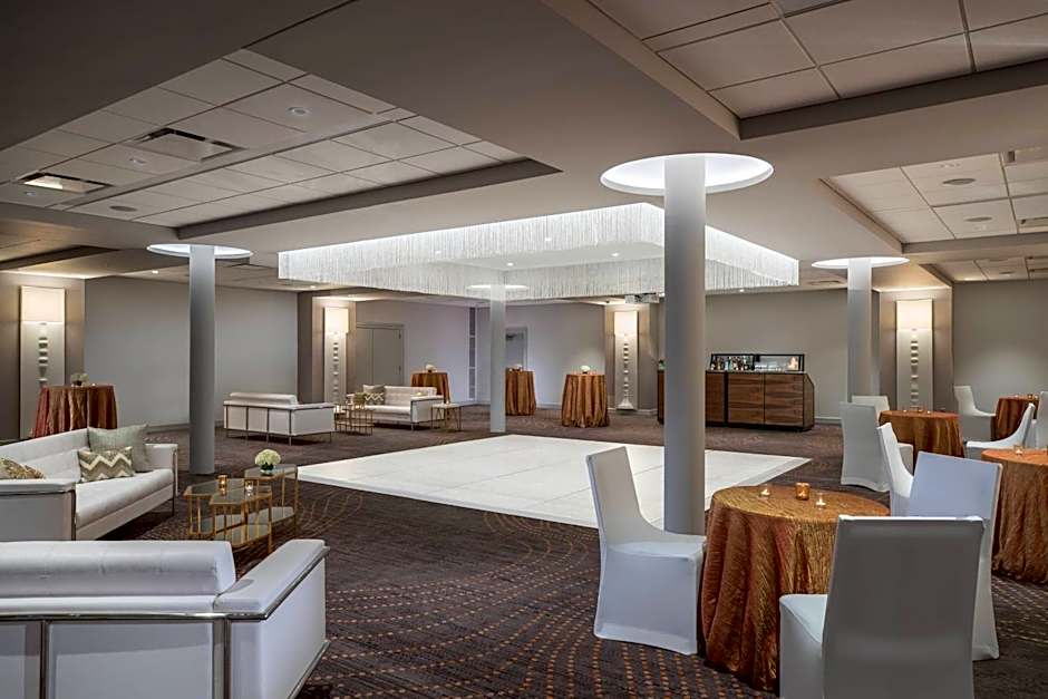 Renaissance Des Moines Savery Hotel