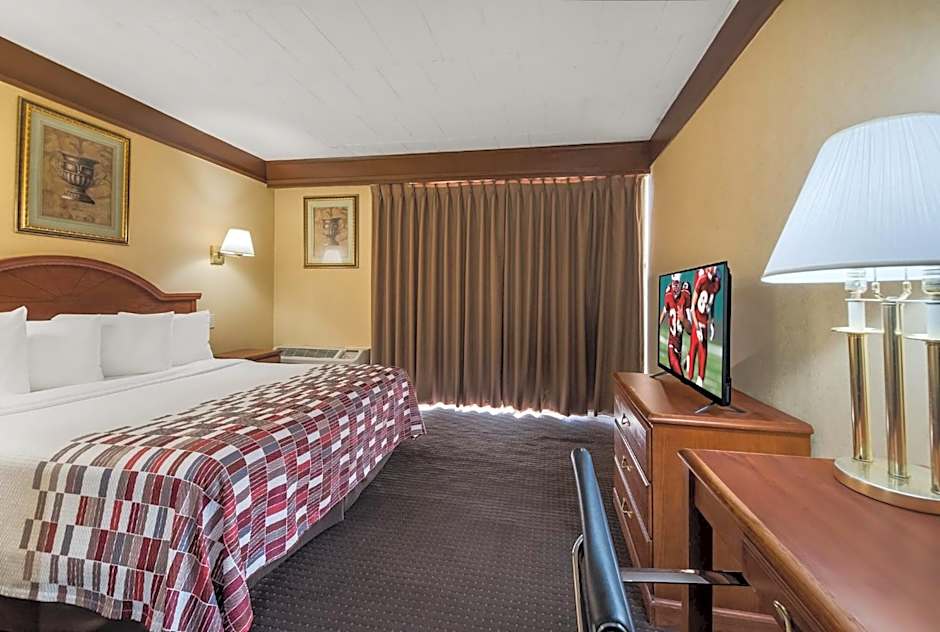 Red Roof Inn And Suites Newark - University