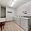 Guest House Inn & Suites