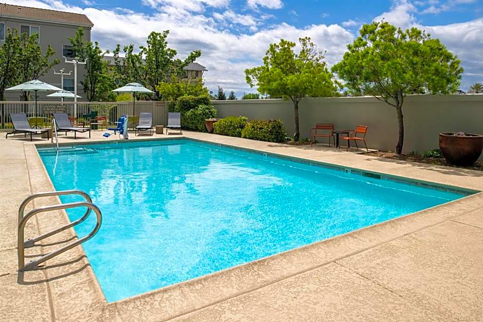 Hampton Inn By Hilton & Suites Redding